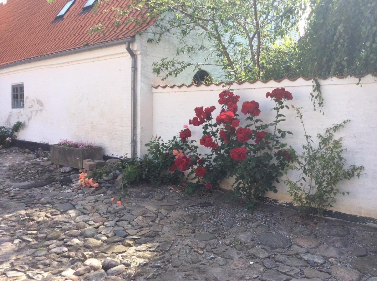 Kjobing Manor Panzió Ærøskøbing Kültér fotó